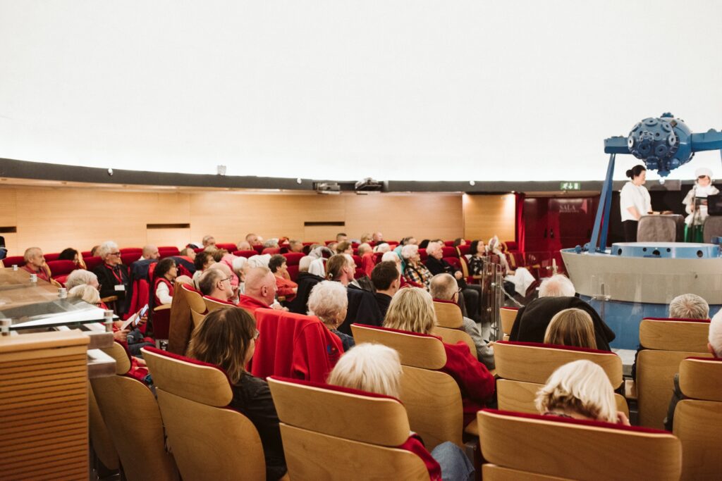 uroczystosc w planetarium