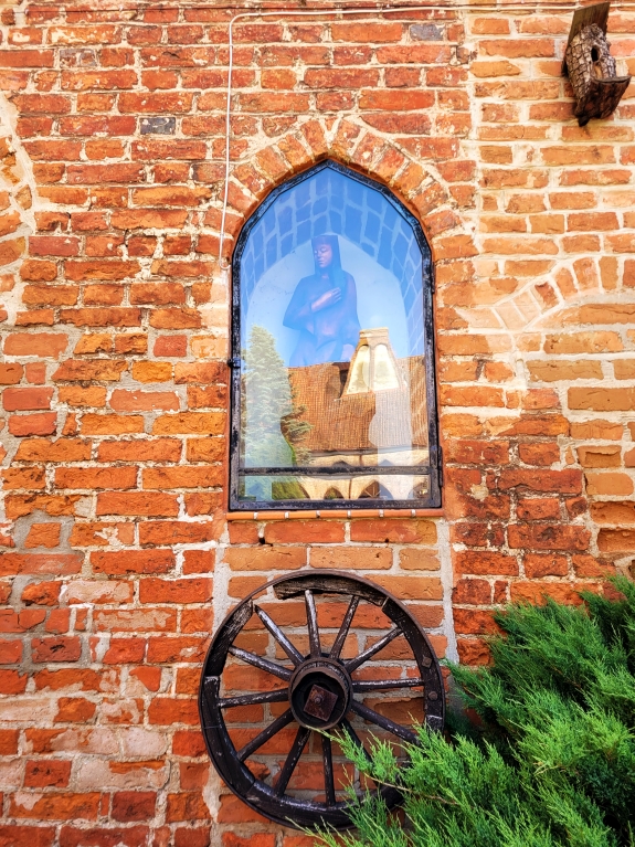 czerwona warmińska cegła