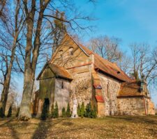 gudniki kosciol przewodnik warmia mazury