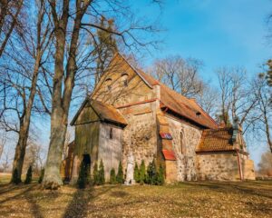 gudniki kosciol przewodnik warmia mazury