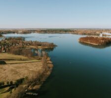 widok na jezioro