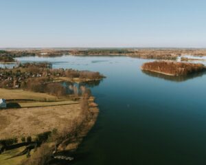 widok na jezioro
