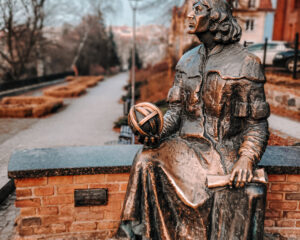 przewodnik olsztyn, laweczka Kopernika