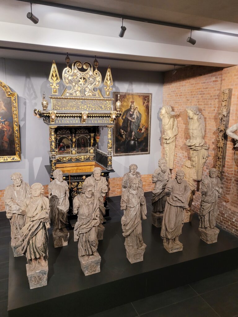 konfesjonał i apostołowie