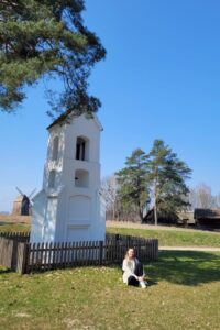 Kapliczka w skansenie w Olsztynku