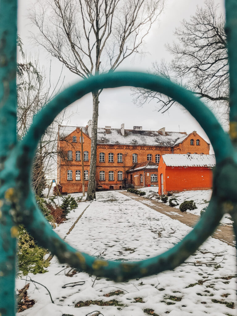 widok na szkołę w Kruszewcu